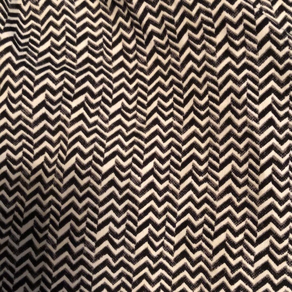 American Eagle Chevron Shorts - Picture 2 of 2